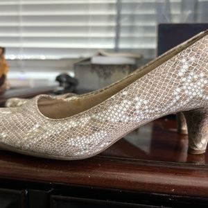 Women’s shoes